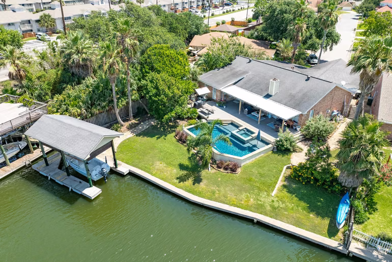 Photo 4 of 2413 Gerol Drive, Galveston, TX