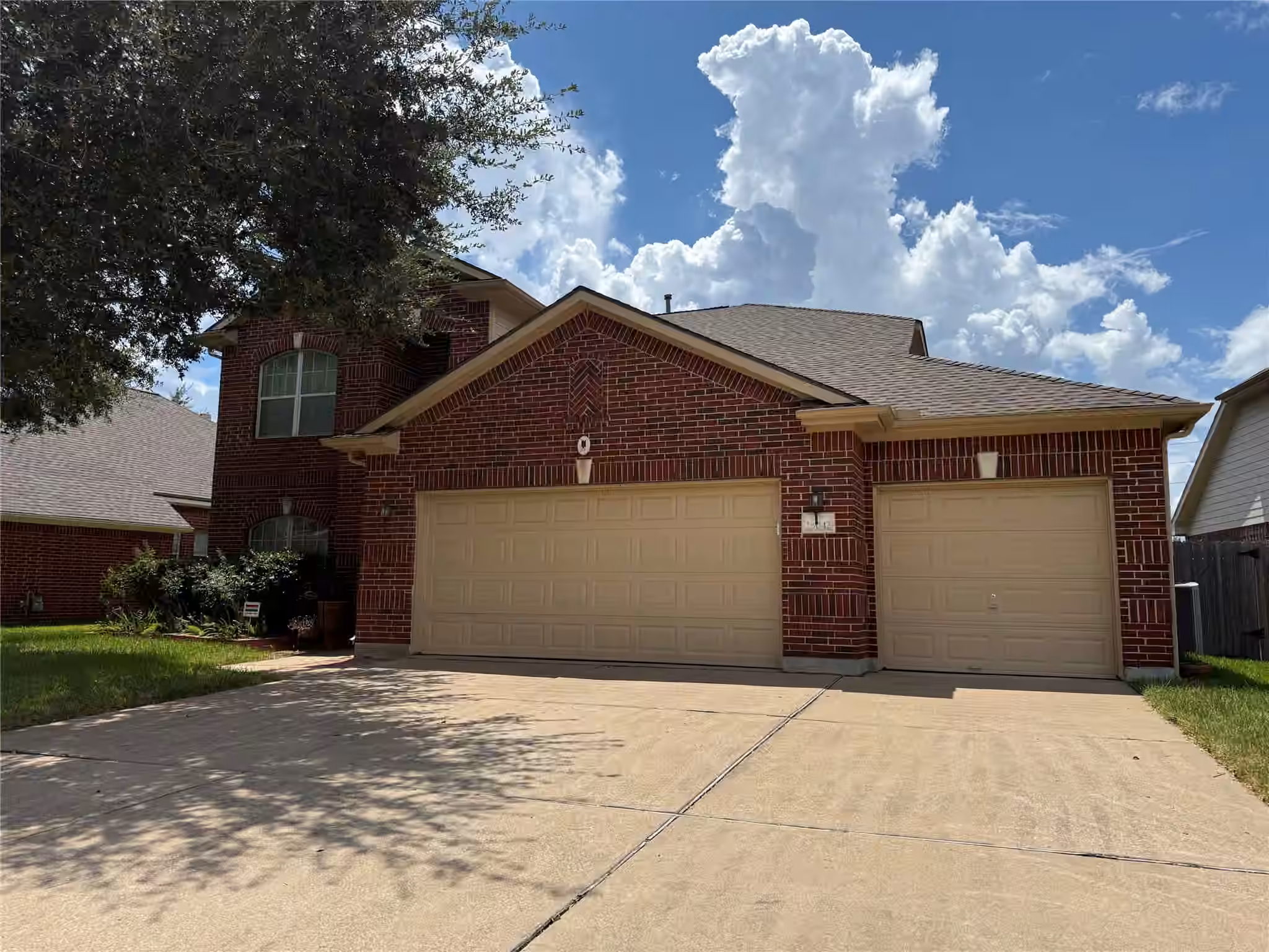 Photo 3 of 18042 Oakridge Canyon Lane, Richmond, TX