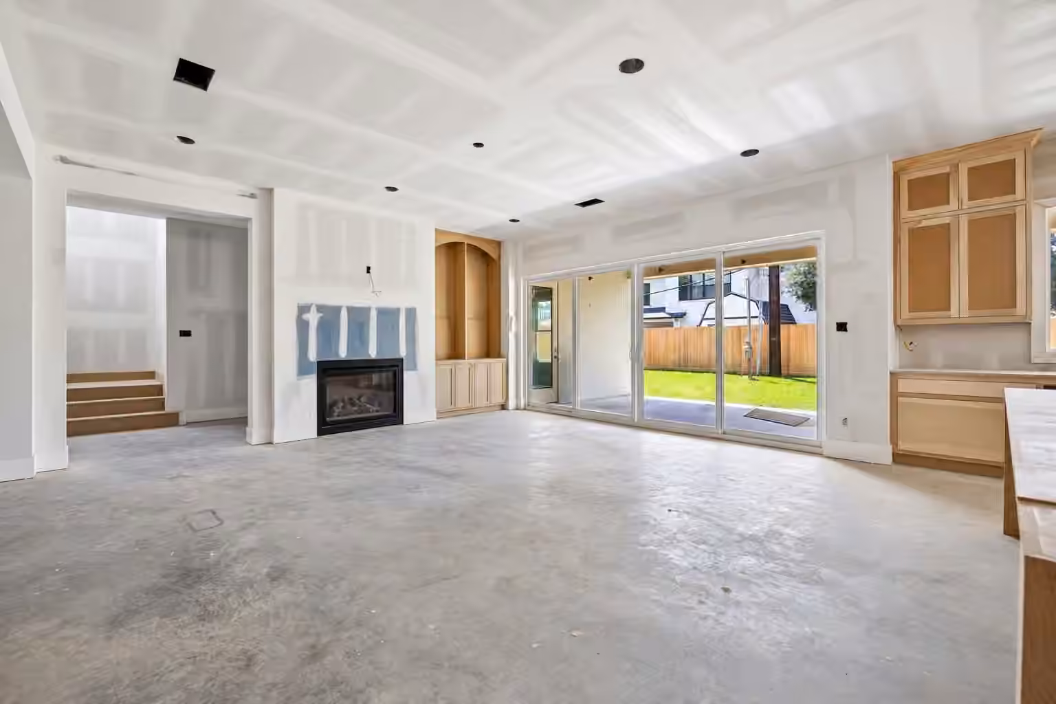 Photo 5 of 1335 Gardenia Drive, Houston, TX