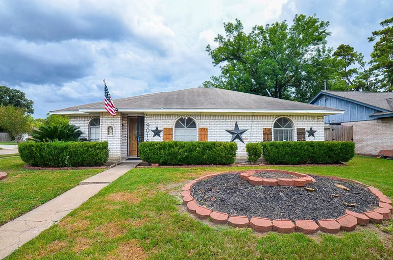 Photo 3 of 9014 Langfield Road, Houston, TX