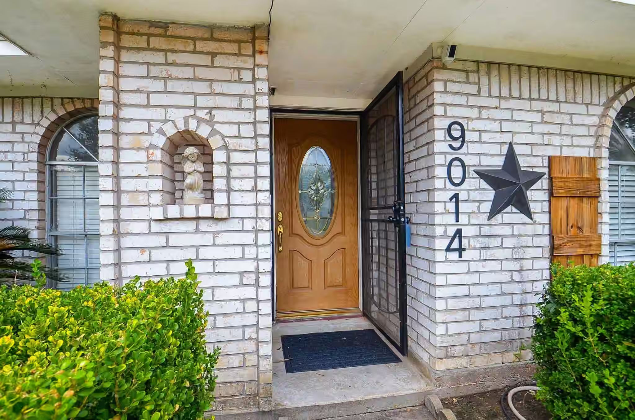 Photo 4 of 9014 Langfield Road, Houston, TX