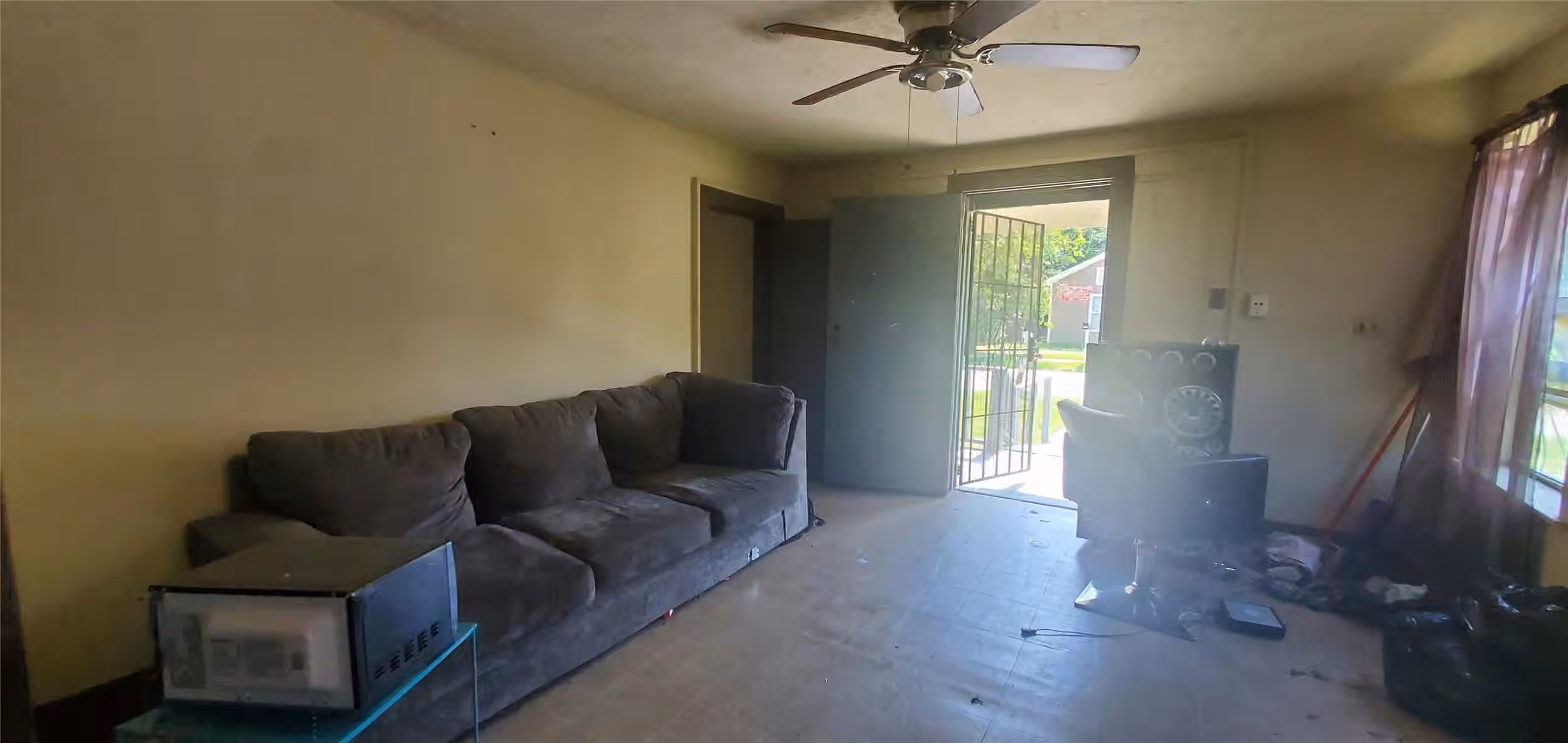 Photo 3 of 7337 Parkes Street, Houston, TX