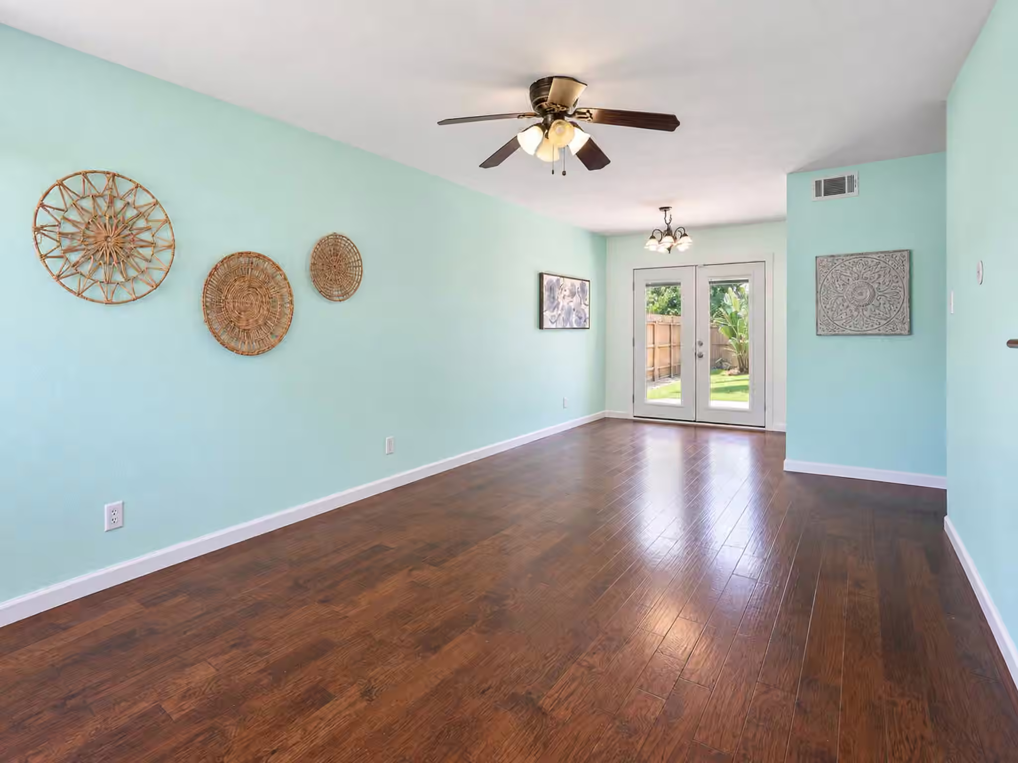 Photo 3 of 3107 Edgewood Drive, Dickinson, TX
