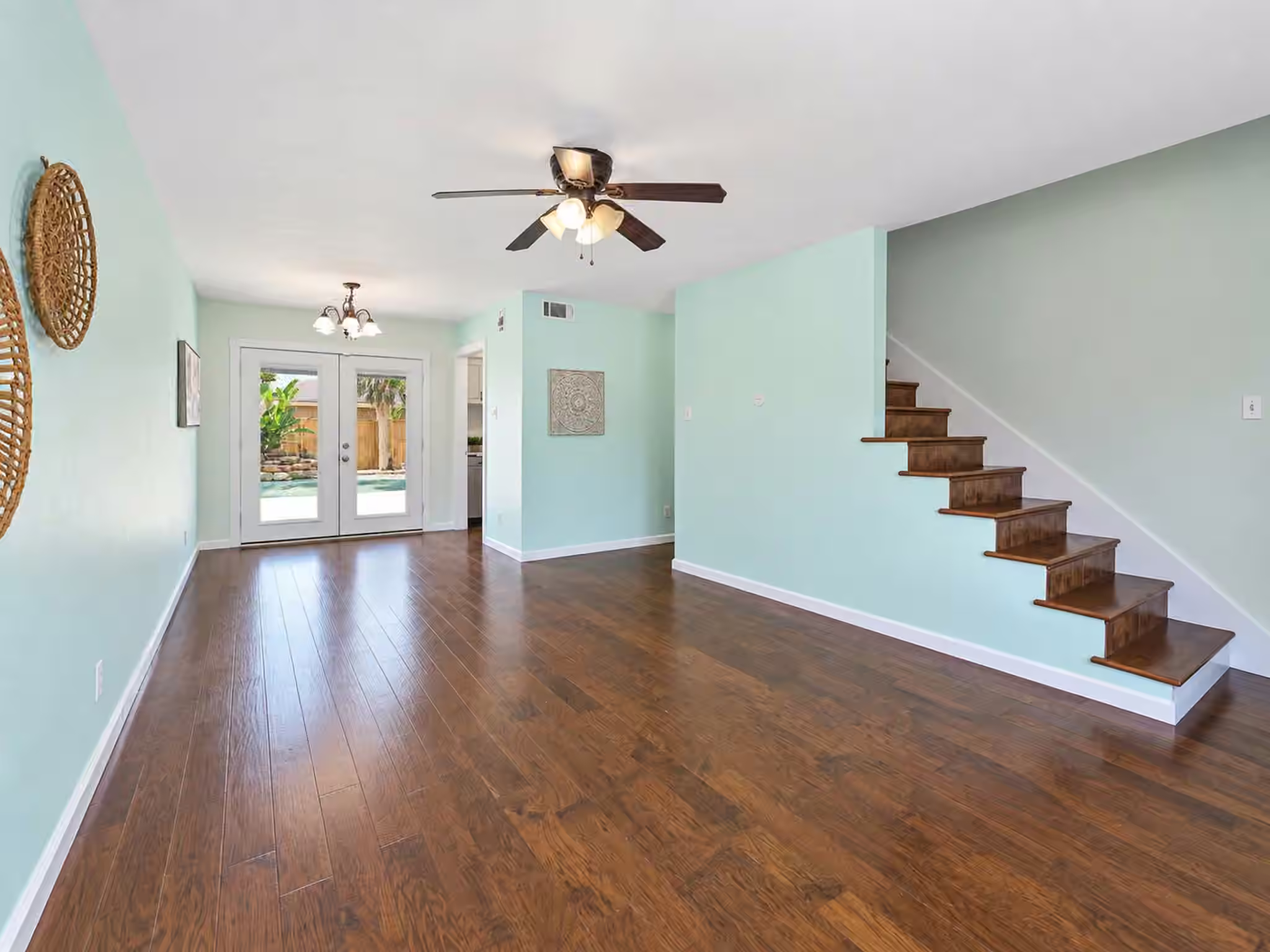 Photo 5 of 3107 Edgewood Drive, Dickinson, TX