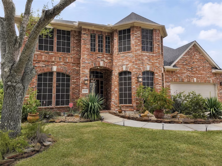 Photo 3 of 1904 Keswick Court, Pearland, TX