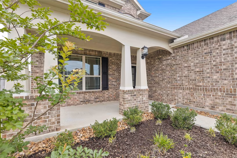 Photo of 9818 Colonial Downs Drive, Mont Belvieu, TX