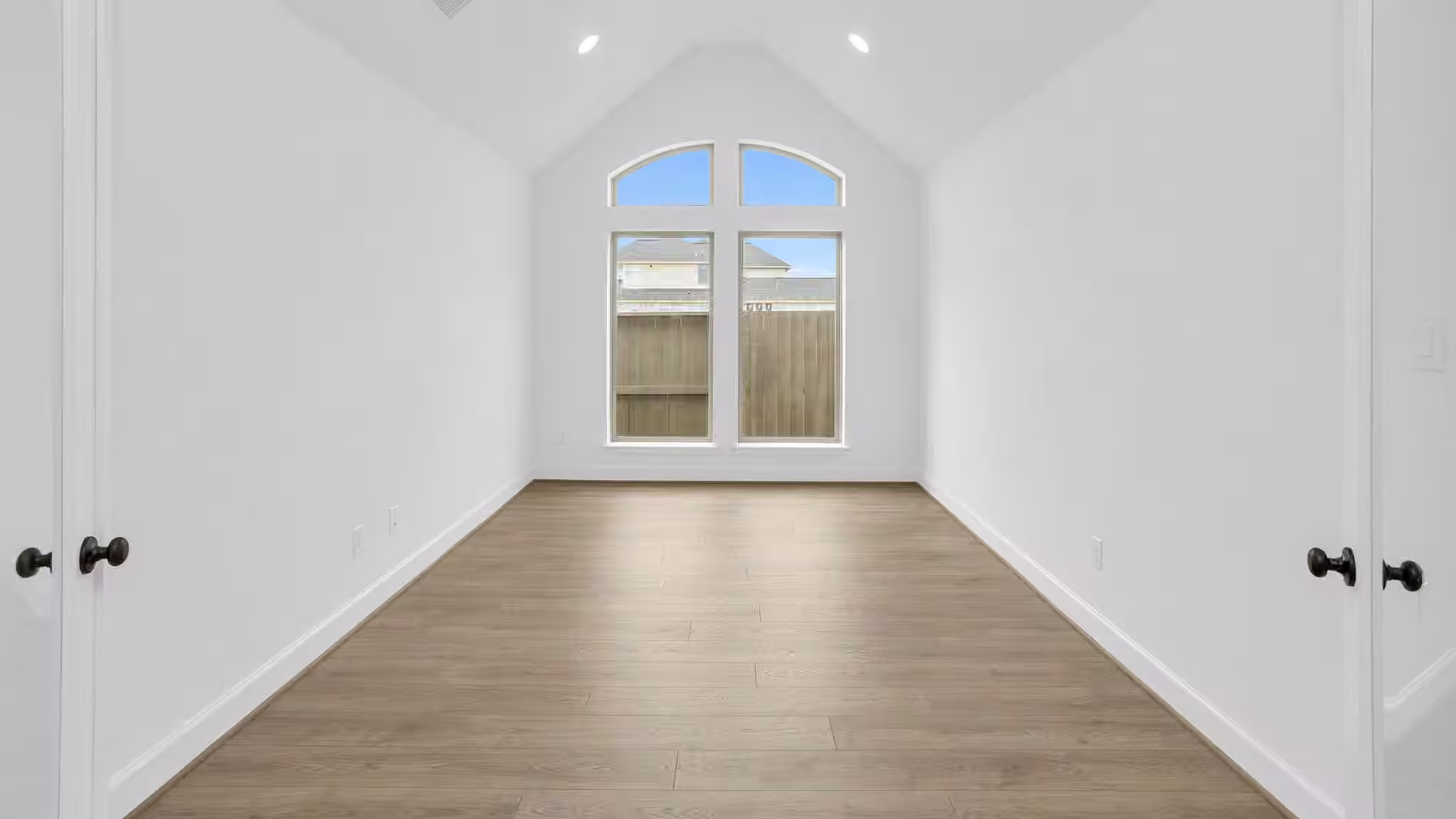 Photo 2 of 1614 Highland Waters Drive, Richmond, TX