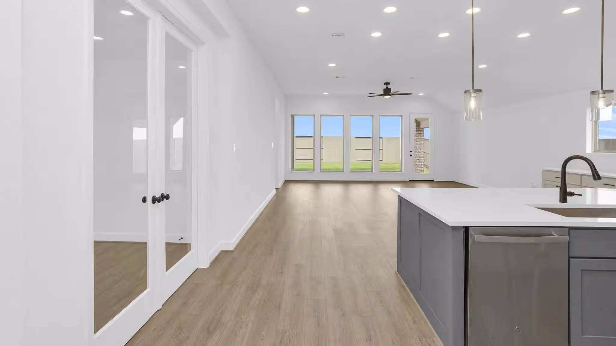 Photo 4 of 1614 Highland Waters Drive, Richmond, TX