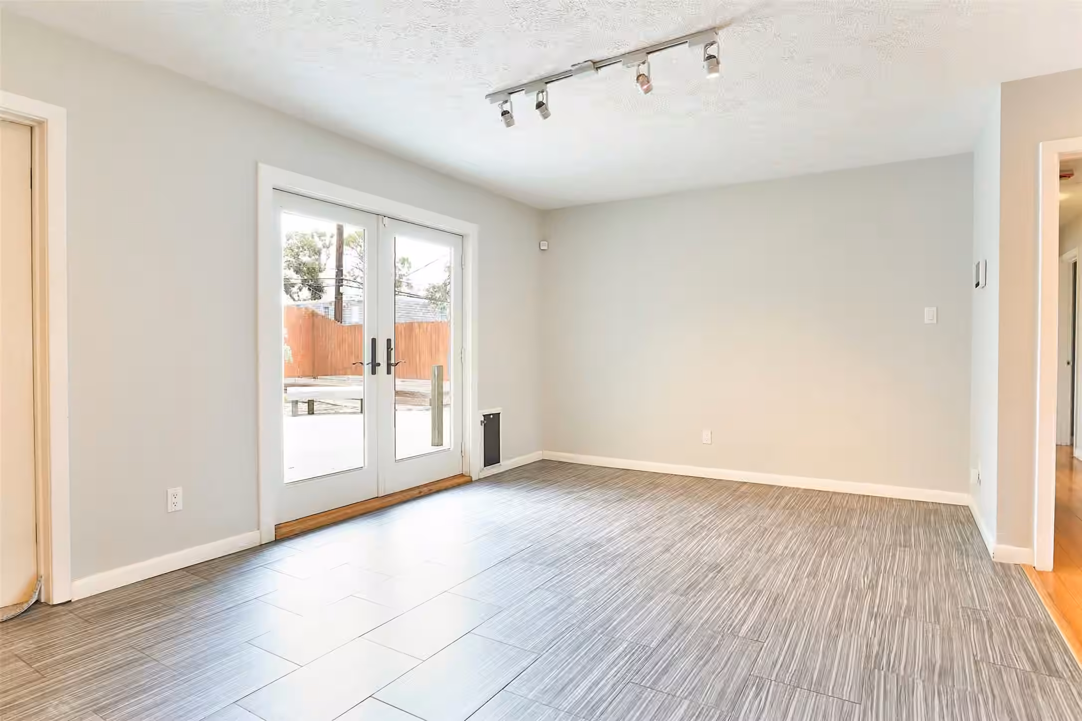 Photo 6 of 2427 Willowby Drive, Houston, TX