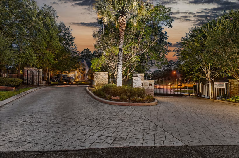 Photo 3 of 12379 Pebble View Drive, Conroe, TX