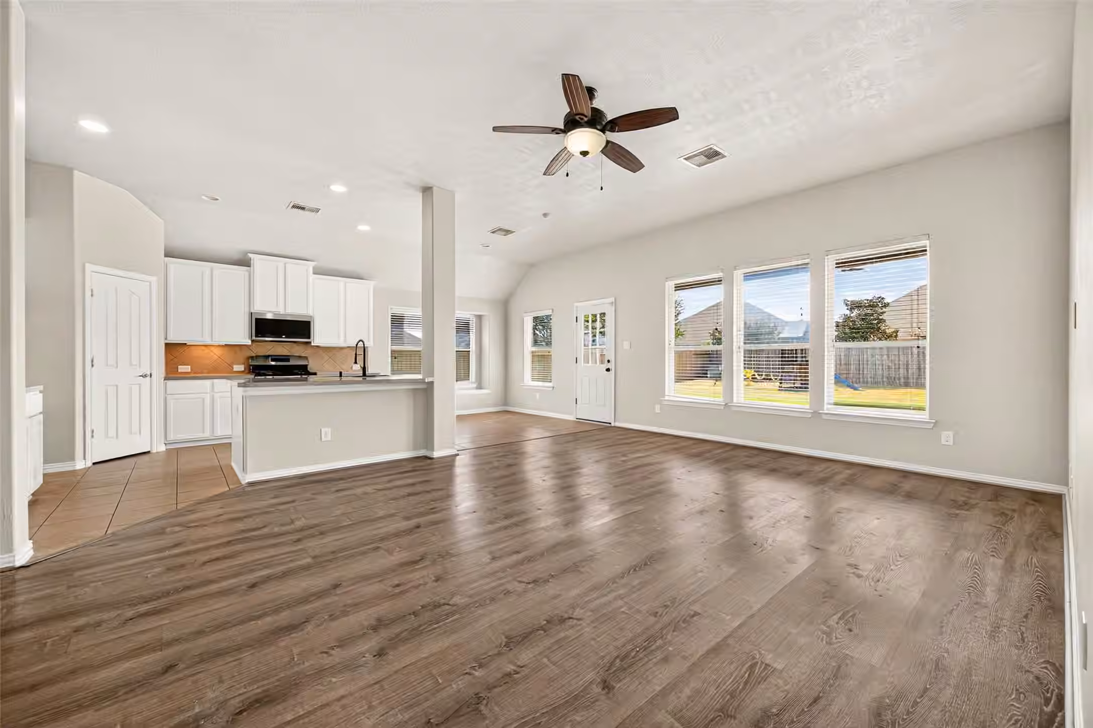 Photo 5 of 18115 Garnet Red Road, Cypress, TX