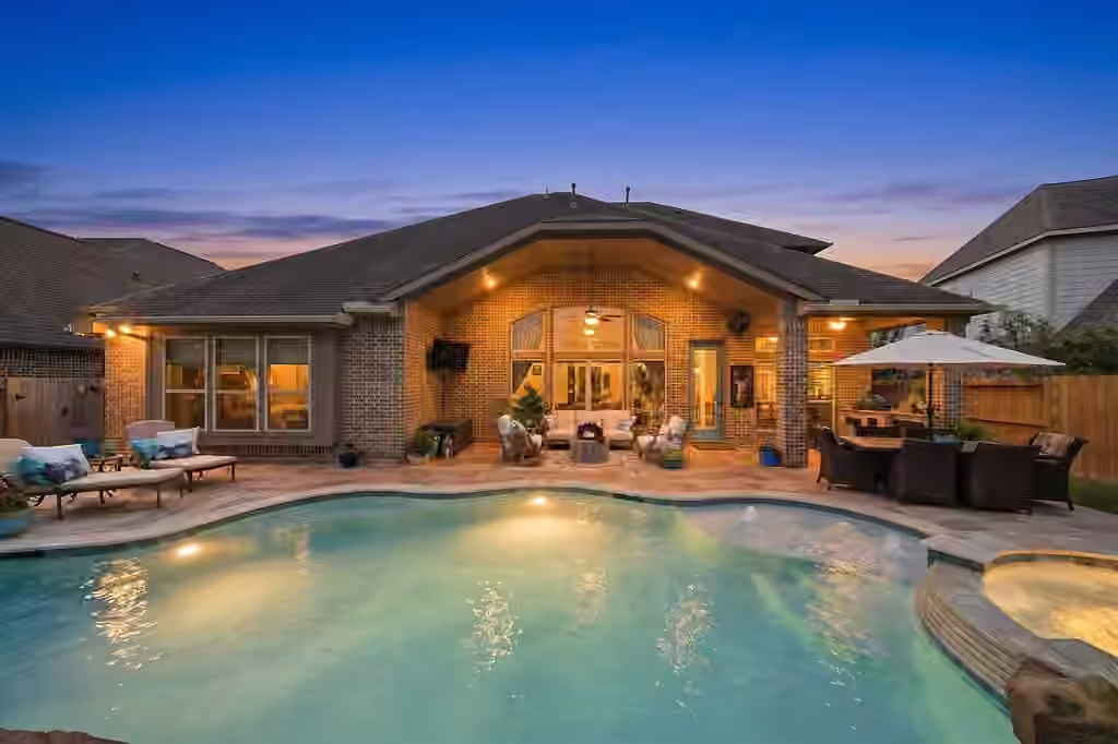 Photo 5 of 2513 Royal Field Lane, Friendswood, TX