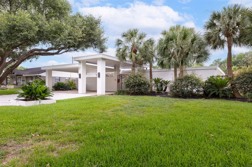 Photo 2 of 10211 Willowgrove Drive, Houston, TX