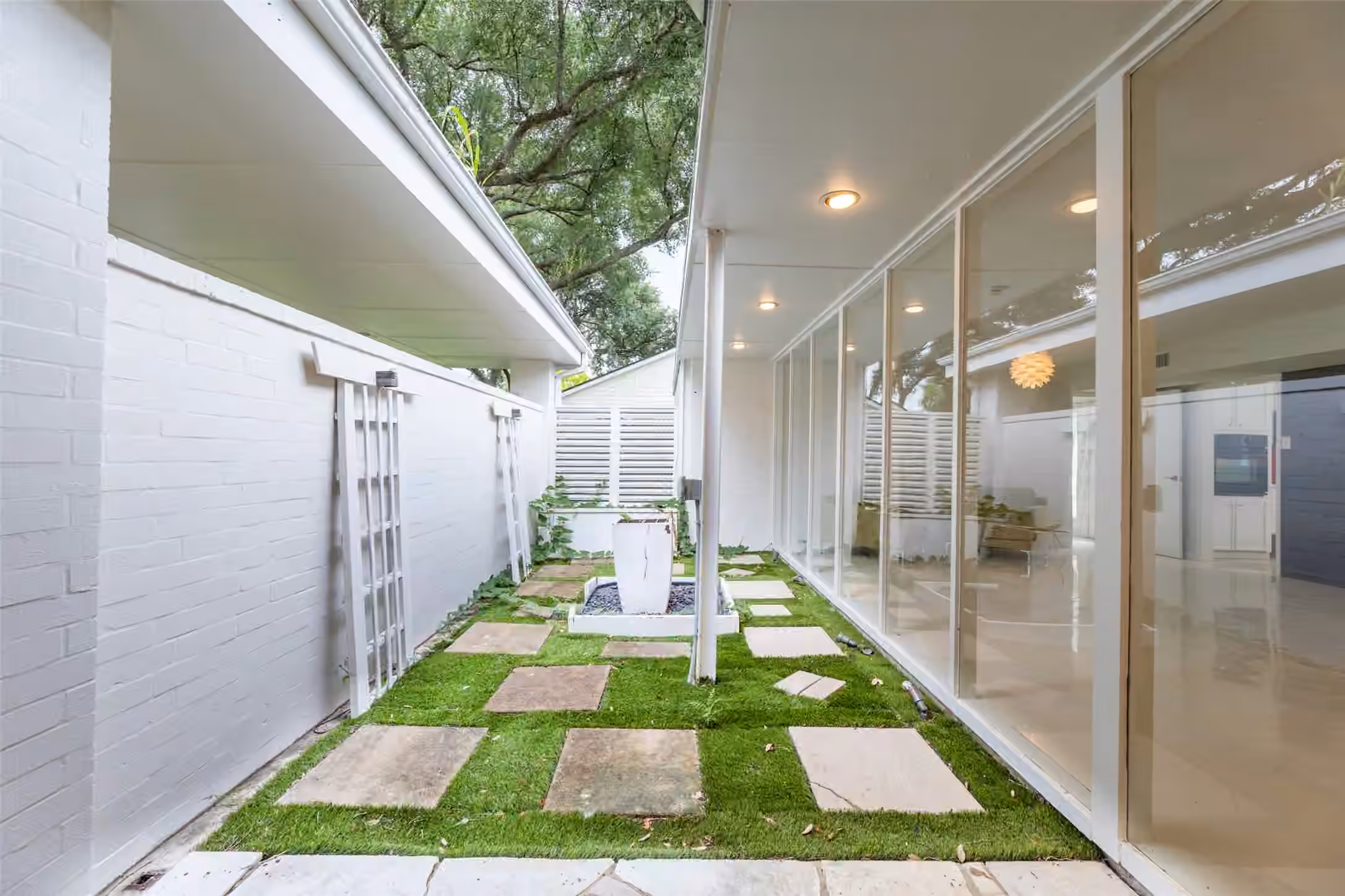 Photo 6 of 10211 Willowgrove Drive, Houston, TX