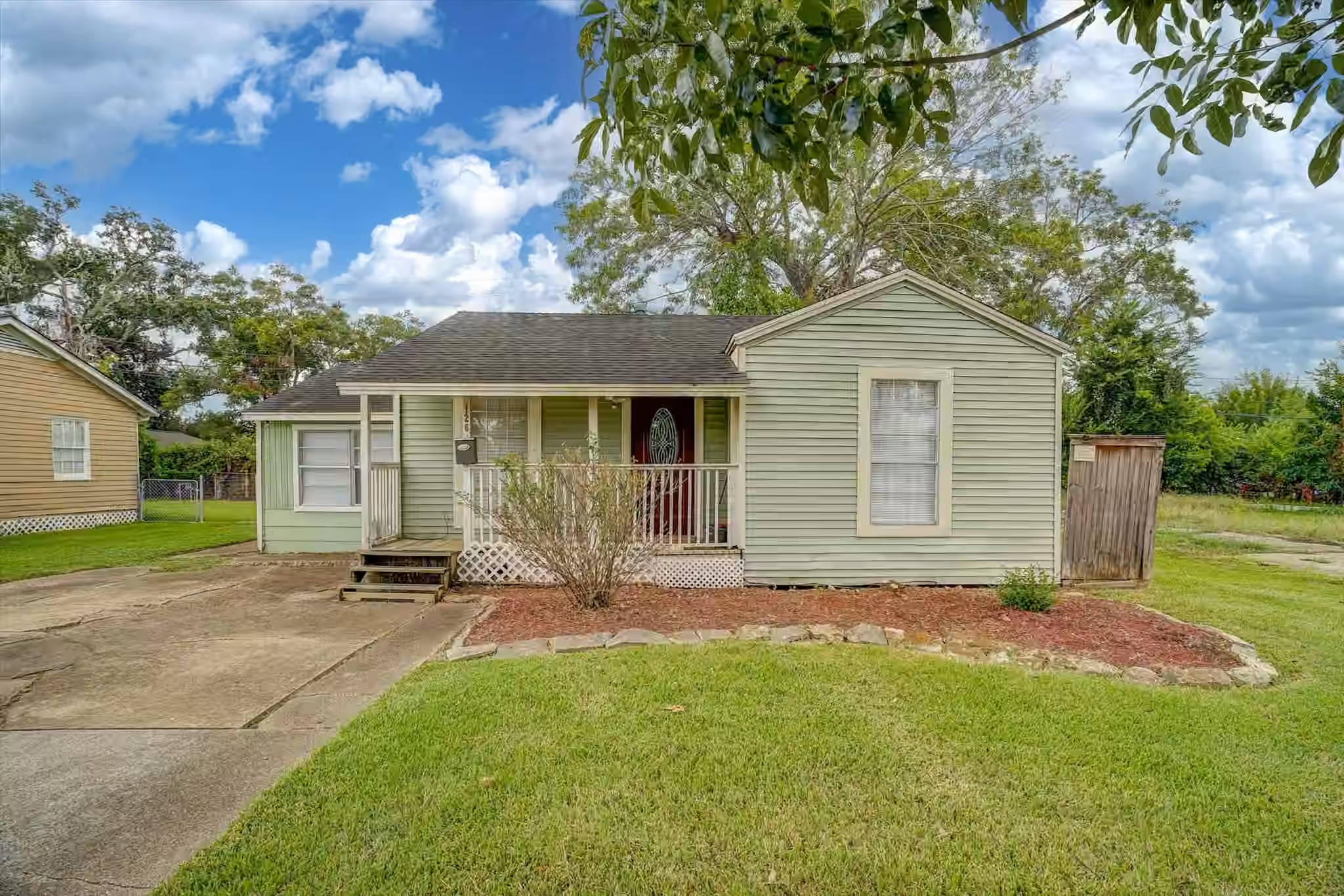 Photo of 126 Huisache Street, Lake Jackson, TX 77566