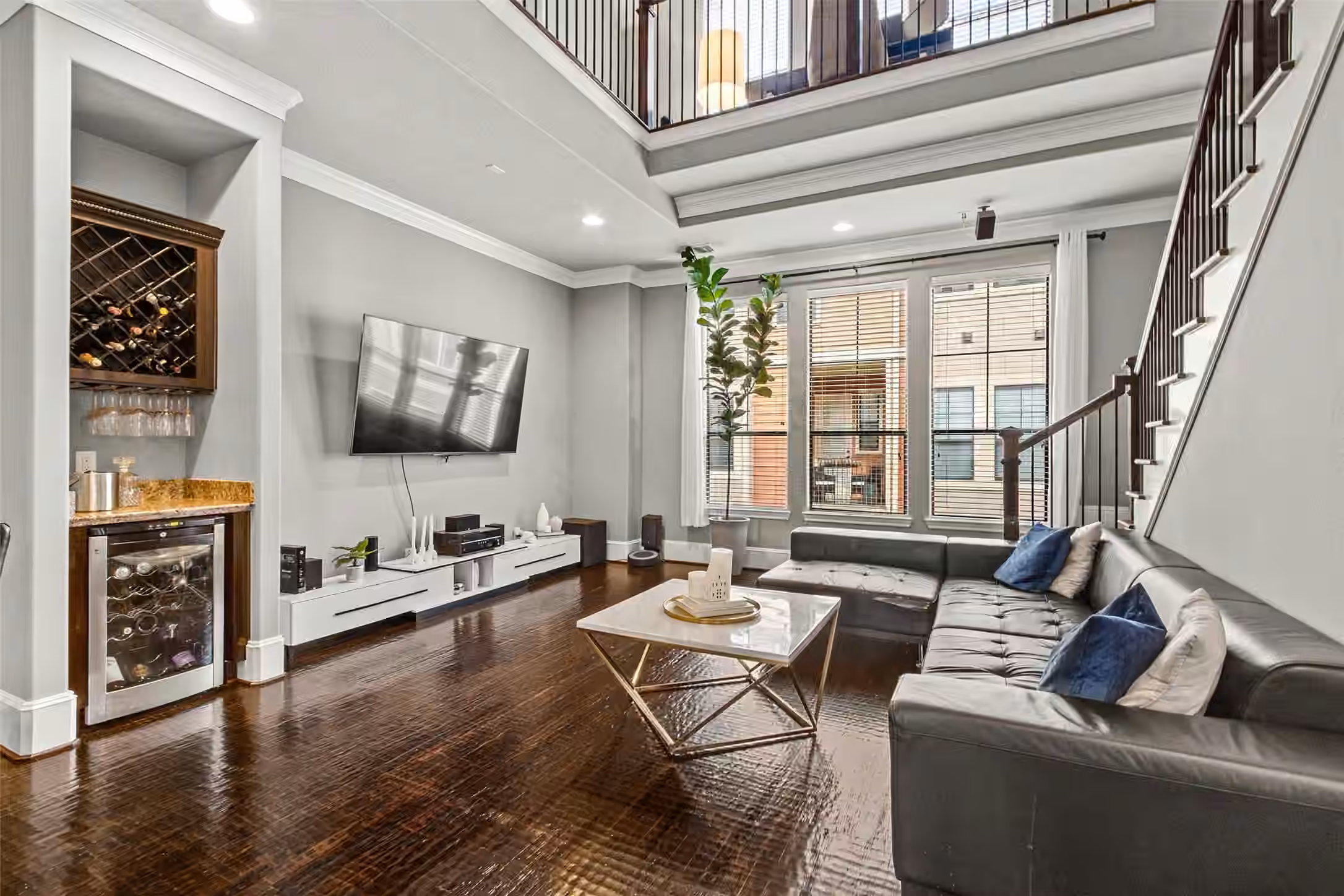 Photo 5 of 1049 W 22nd Street I, Houston, TX