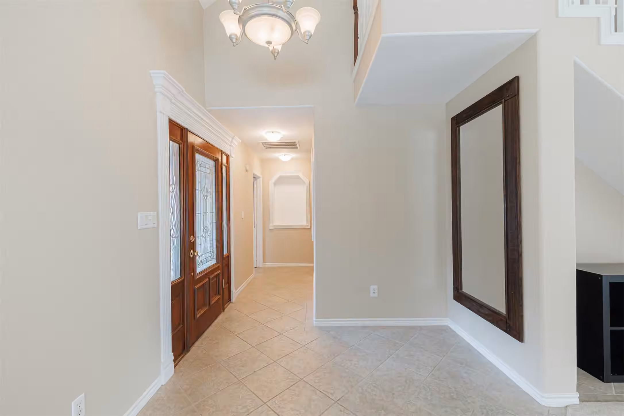 Photo 7 of 519 E Hillary Circle, Sugar Land, TX