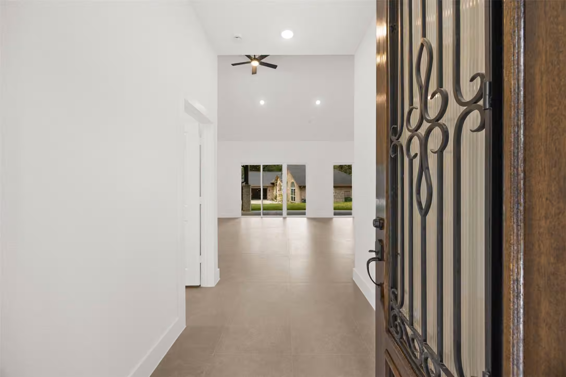 Photo 6 of 1920 Foxbriar Drive, Huntsville, TX
