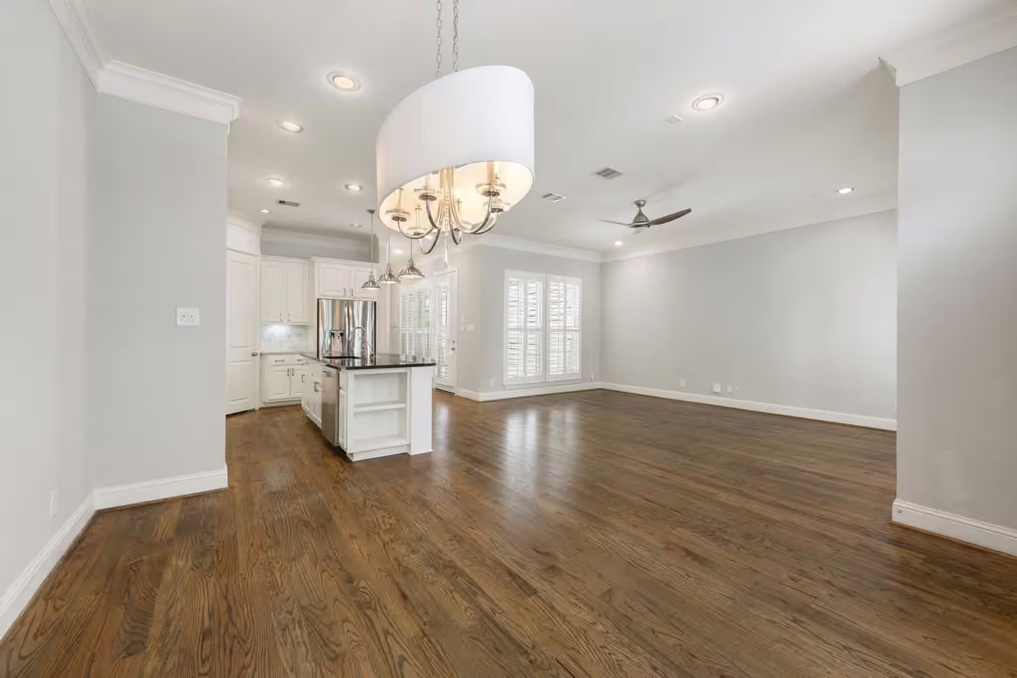 Photo 6 of 19 E Breezy Way, The Woodlands, TX