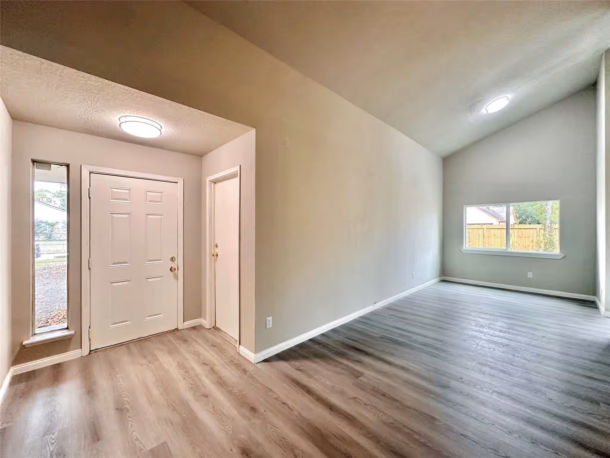 Photo 3 of 7730 Chaseview Drive, Houston, TX