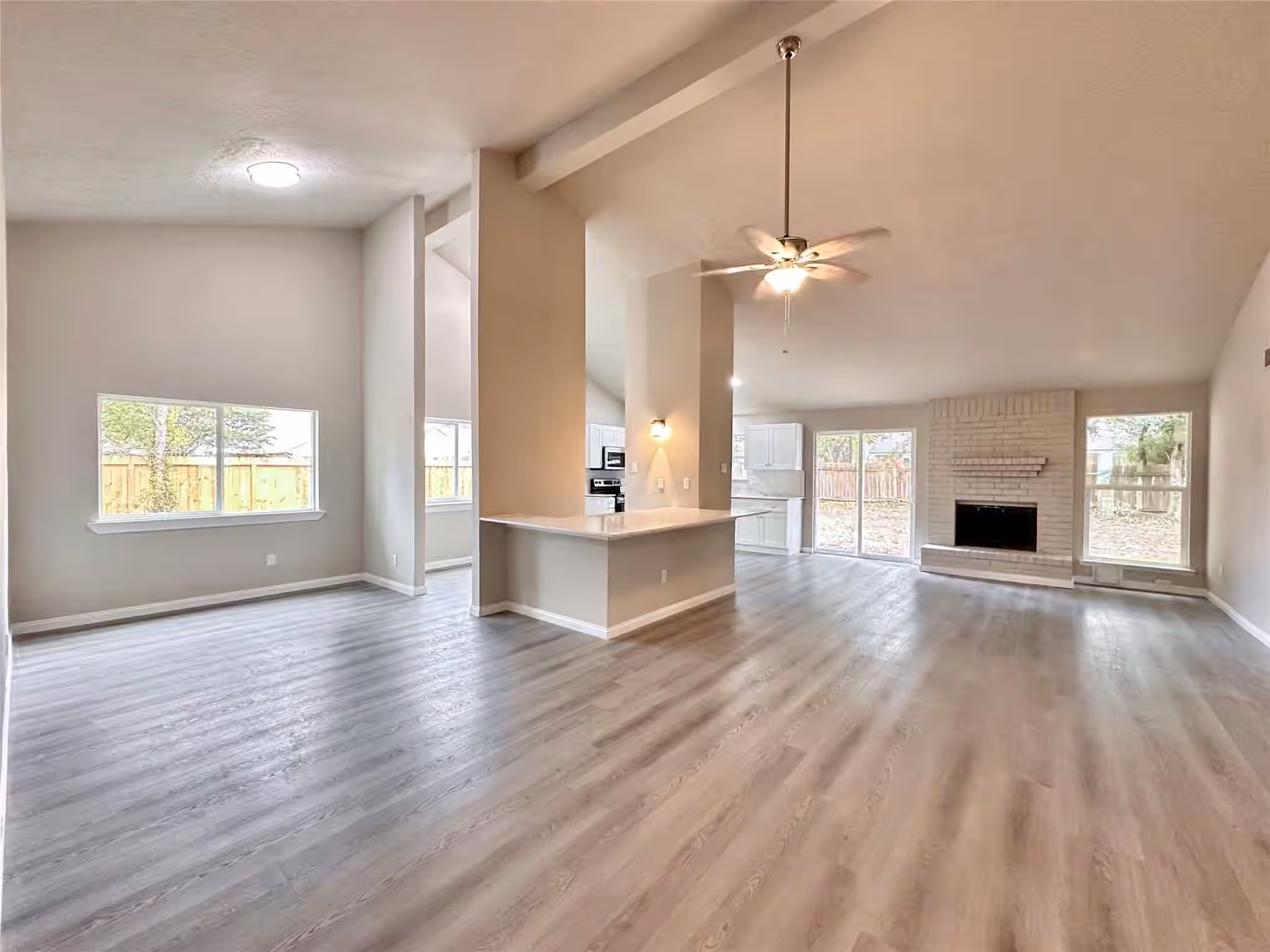 Photo 5 of 7730 Chaseview Drive, Houston, TX