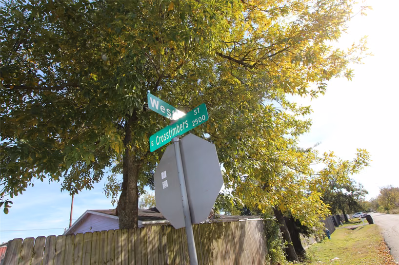 Photo of 7622 West Street, Houston, TX