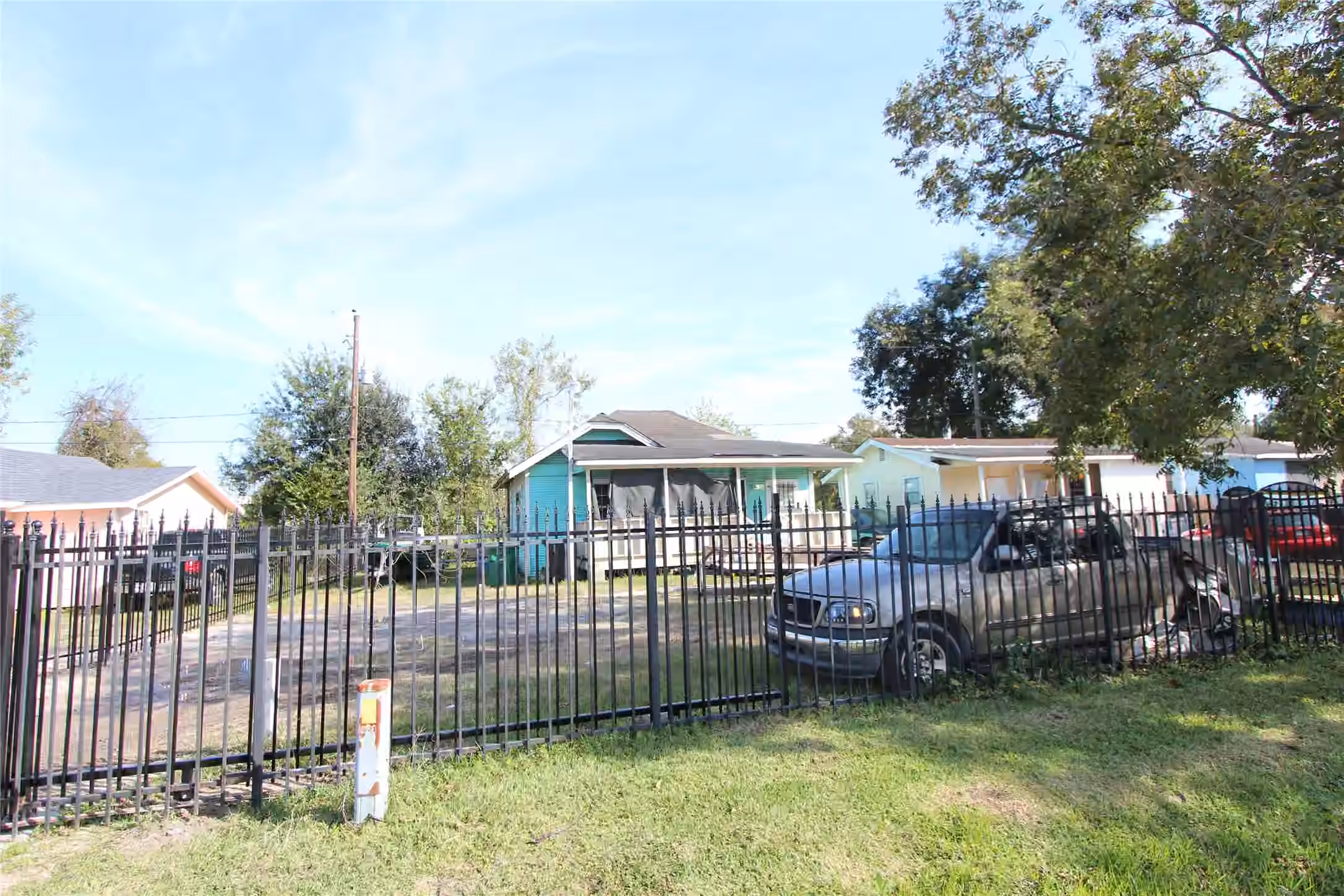 Photo 5 of 7622 West Street, Houston, TX