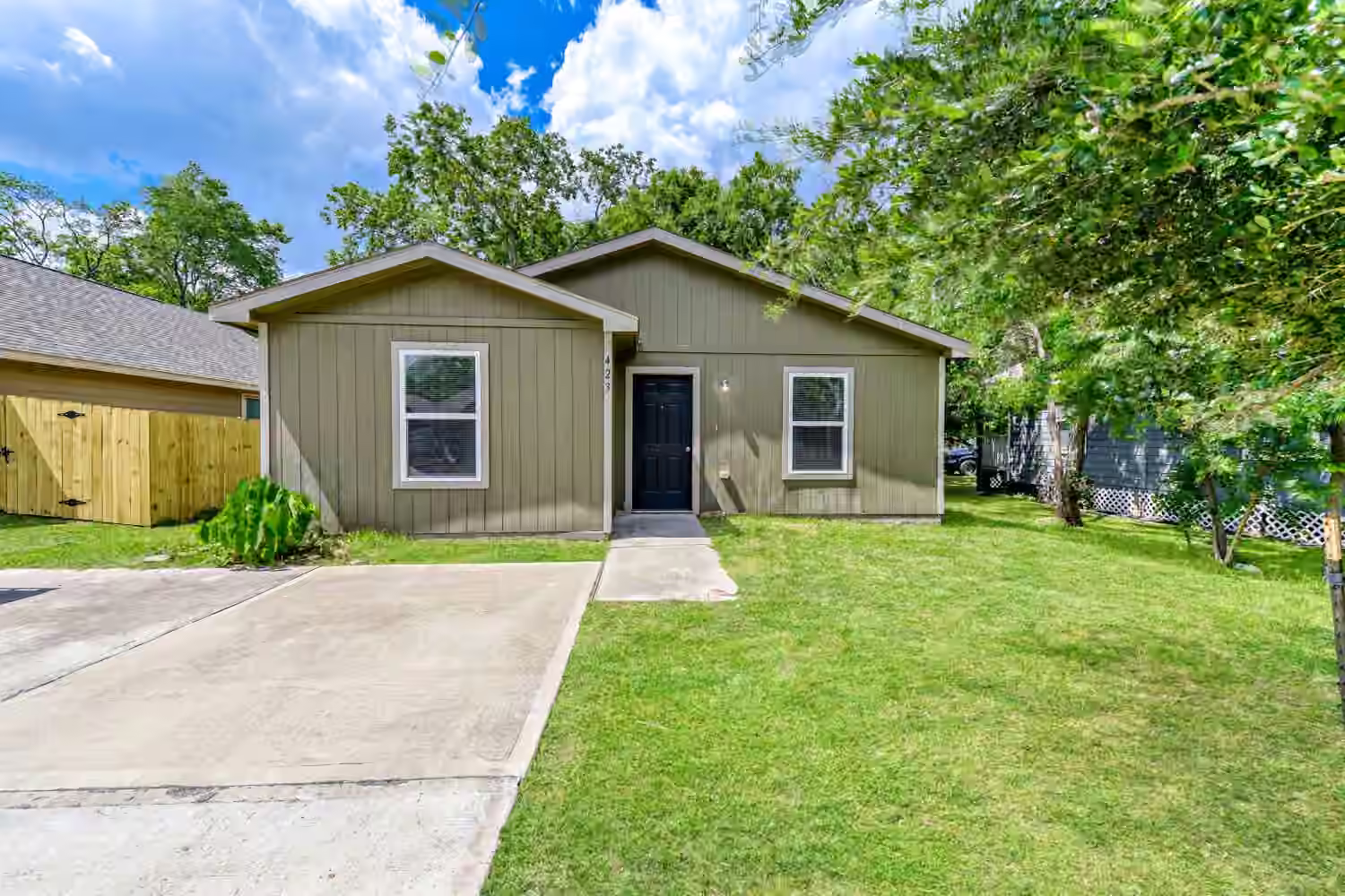 Photo of 423 Armstrong Street, Houston, TX 77029