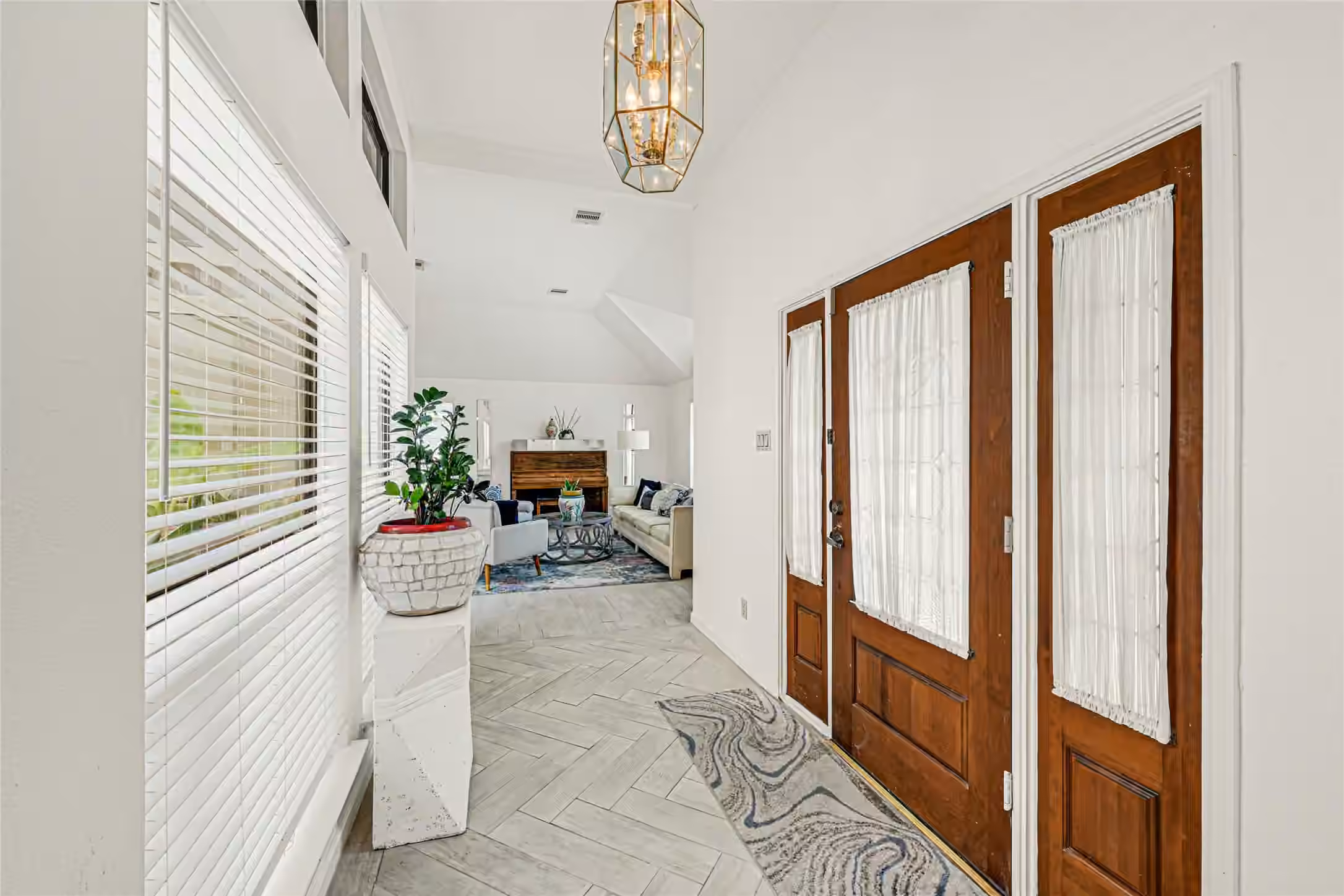 Photo 3 of 2442 Arrowsmith Court, Pearland, TX
