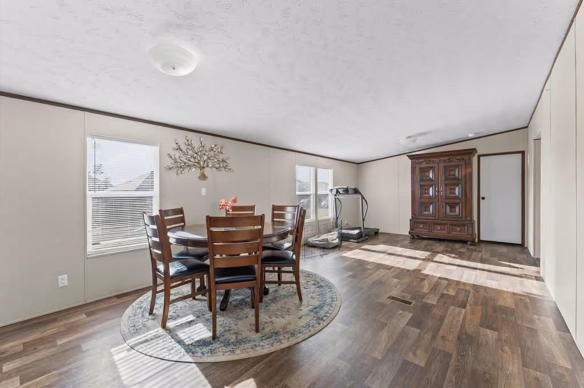 Photo 3 of 543 Ashlawn Drive, Conroe, TX