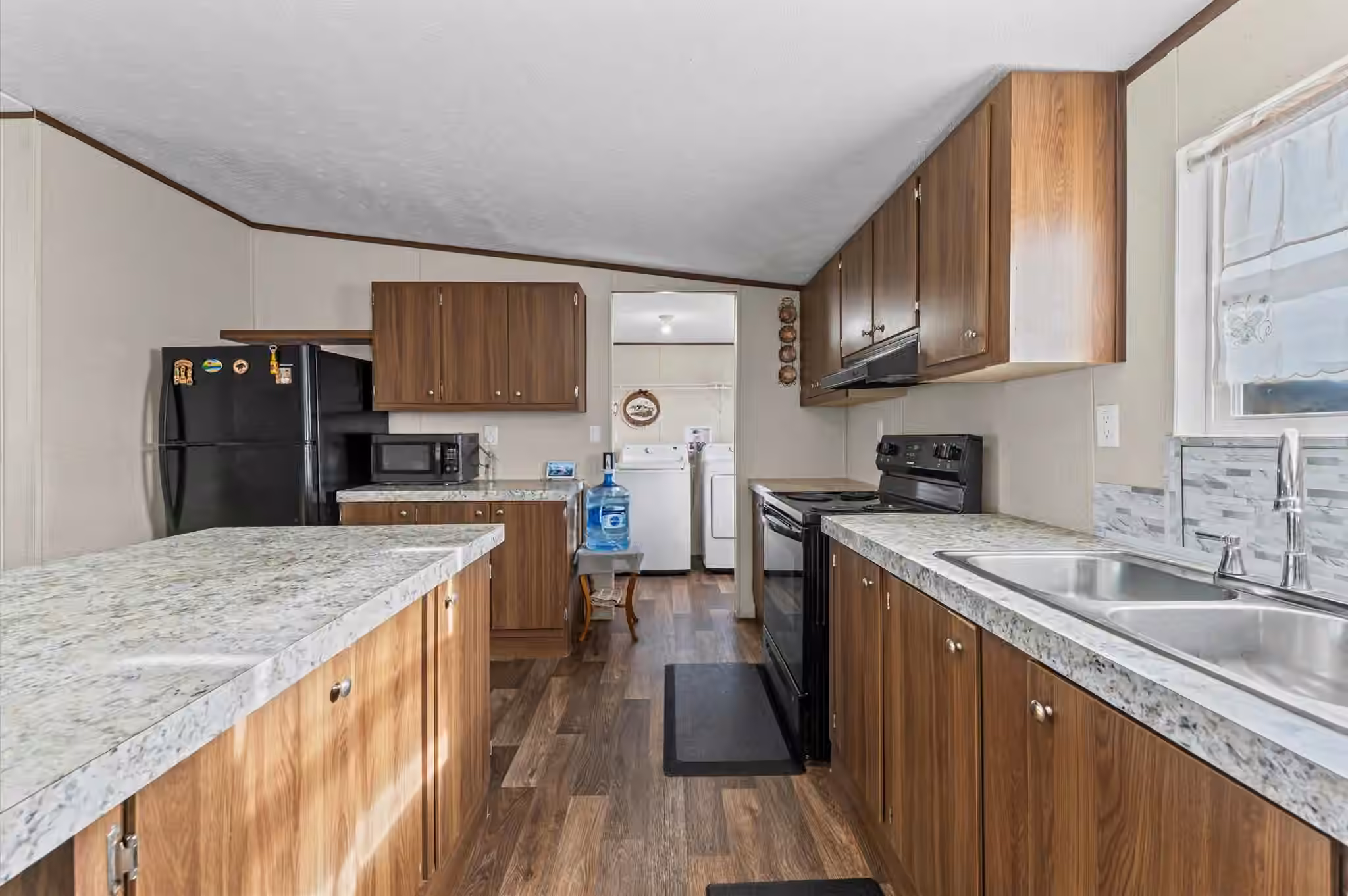 Photo 6 of 543 Ashlawn Drive, Conroe, TX
