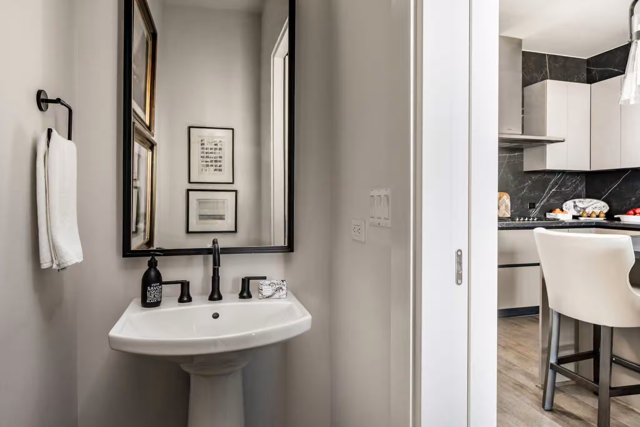 Photo 6 of 1711 Allen Parkway 1905, Houston, TX