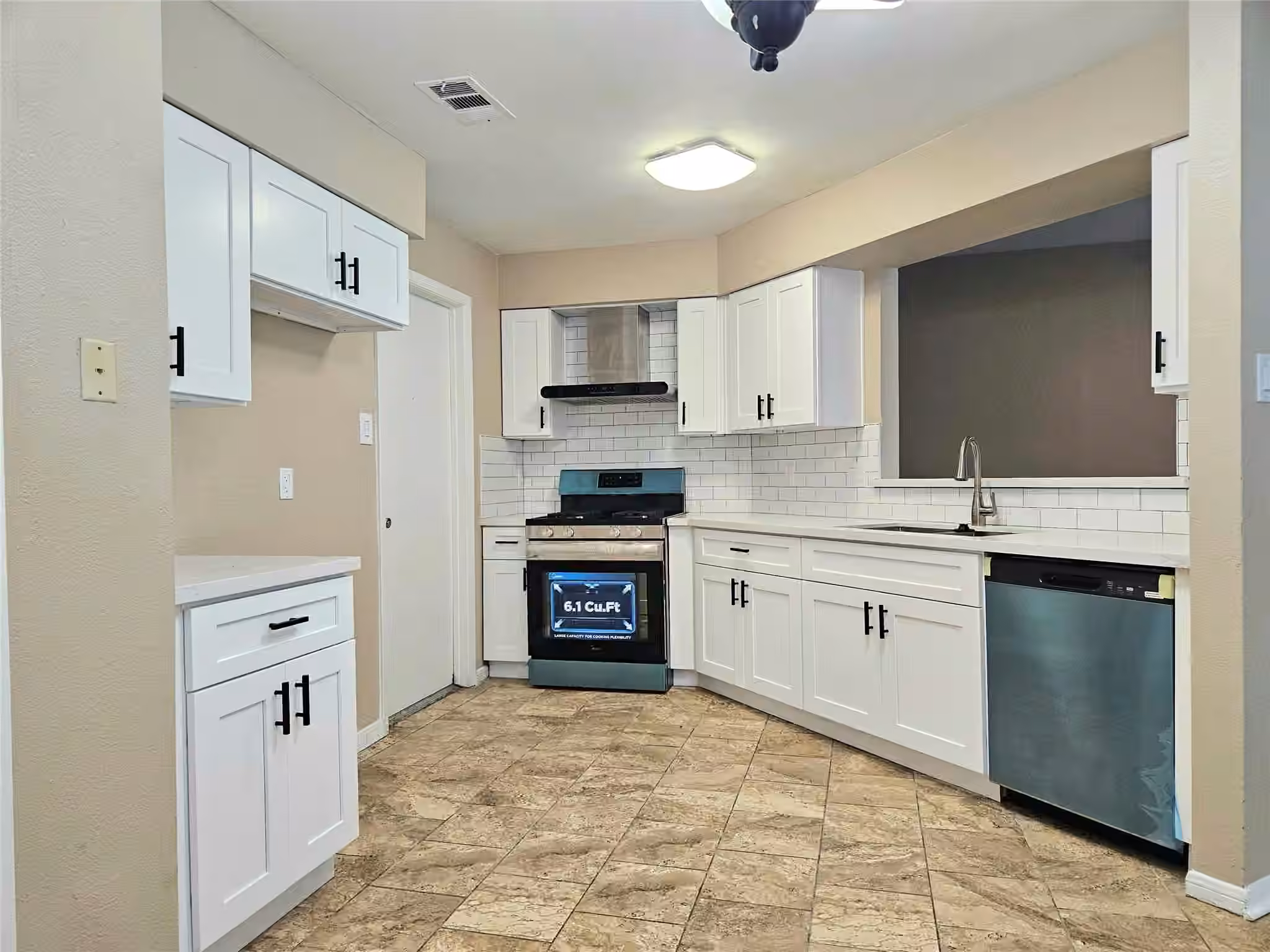 Photo 5 of 4231 SOUTHCHASE Lane, Houston, TX