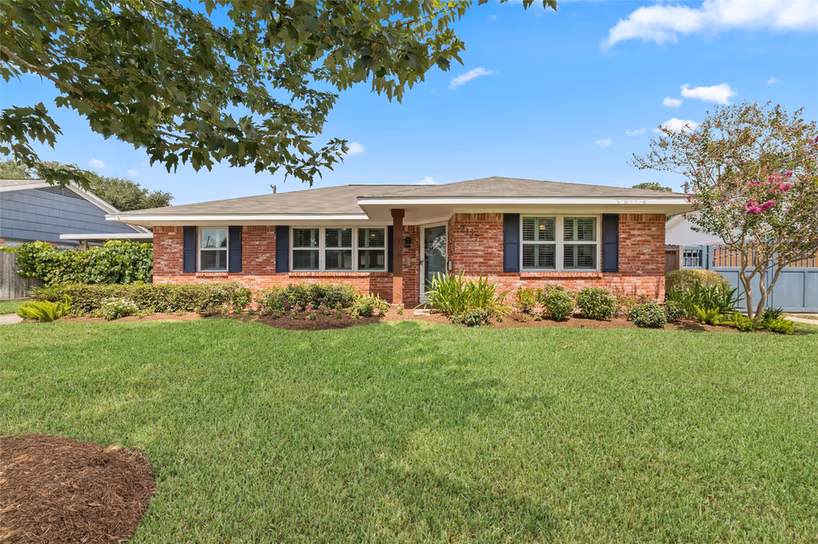 Photo of 2127 Lazybrook Drive, Houston, TX