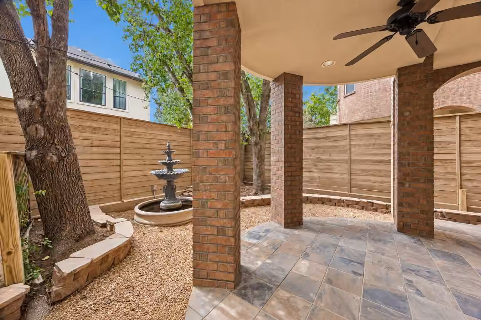 Photo 4 of 5417 Dickson Street B, Houston, TX