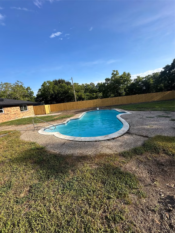 Photo 6 of 909 S Downing Road, Angleton, TX
