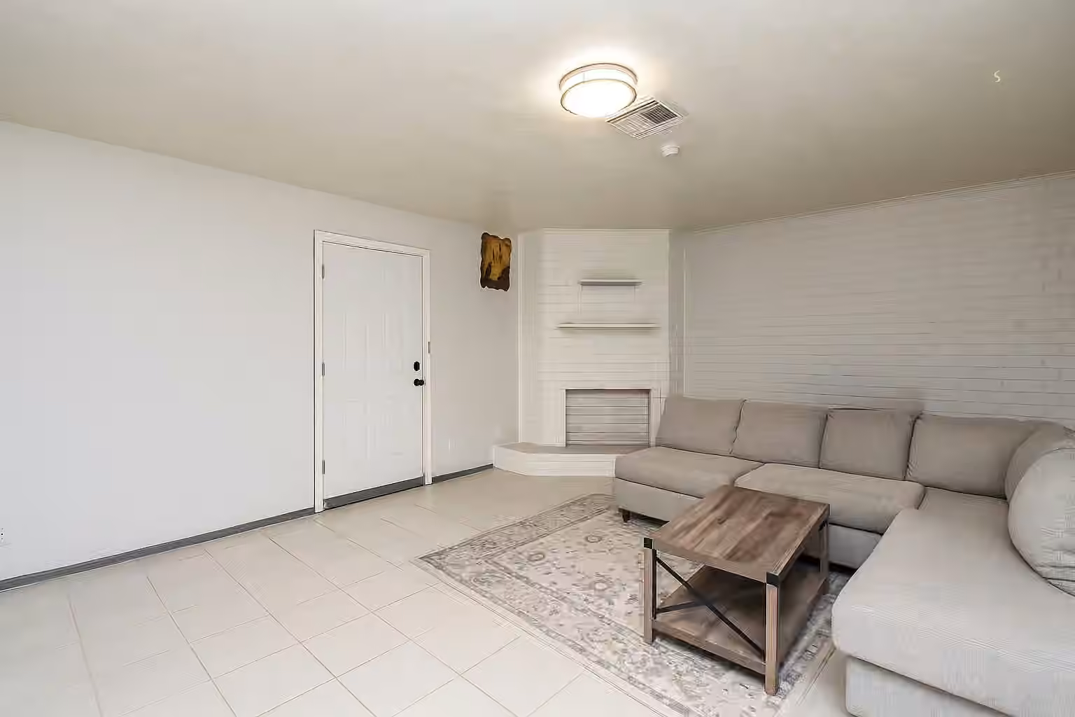 Photo 6 of 12469 Sharpview Drive 2469, Houston, TX 77072