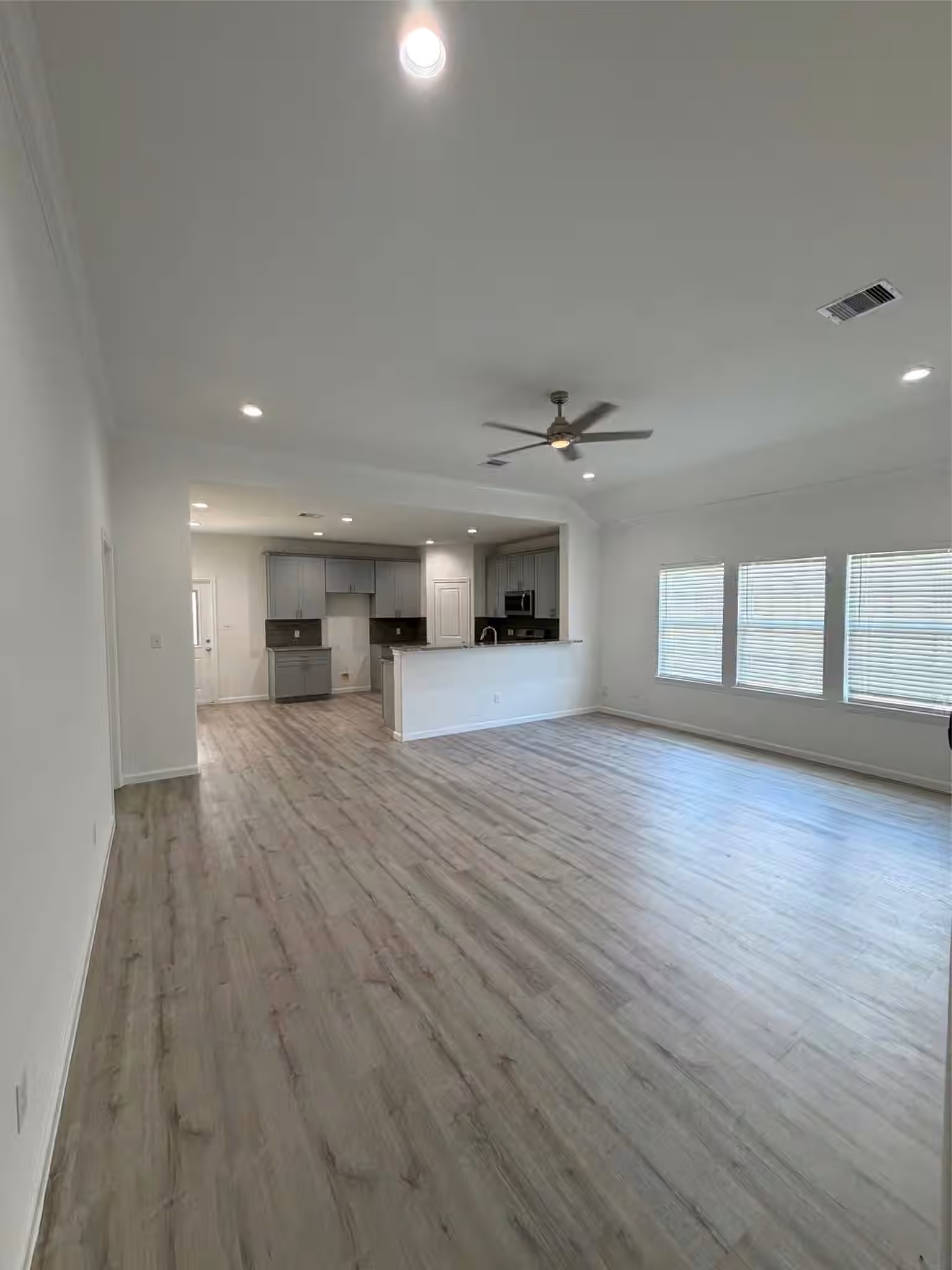 Photo 4 of 304 Carlos Leal Drive, Dayton, TX