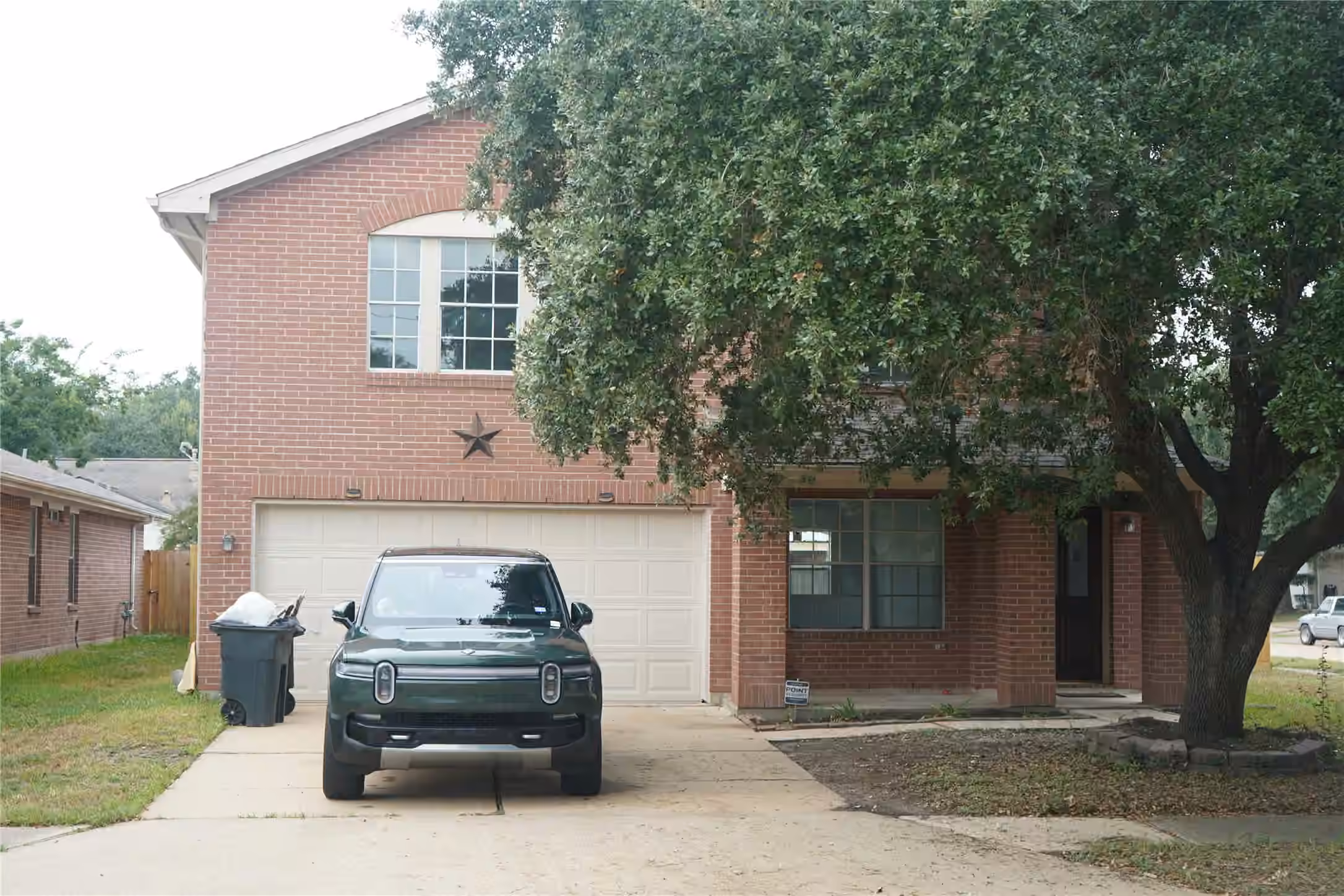 Photo 3 of 5923 Clerkenwell Drive, Houston, TX