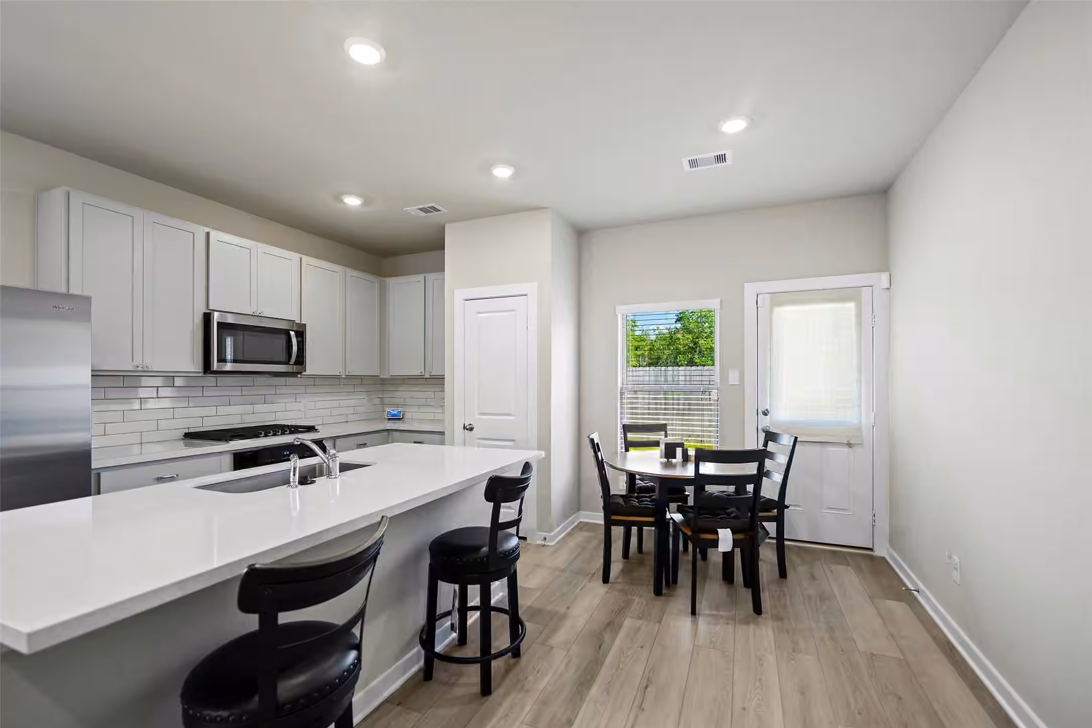 Photo 6 of 226 Orchard Laurel Drive, Alvin, TX