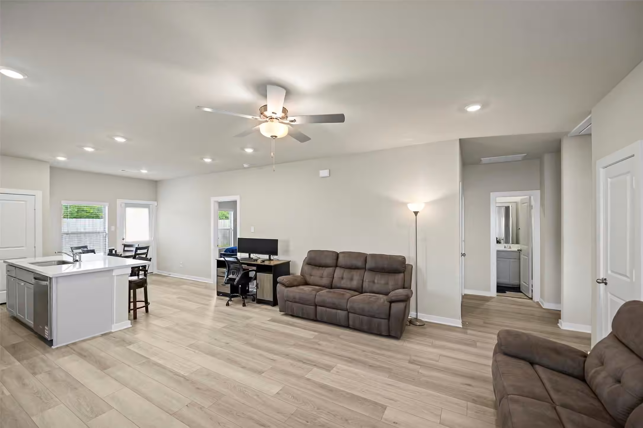 Photo 7 of 226 Orchard Laurel Drive, Alvin, TX