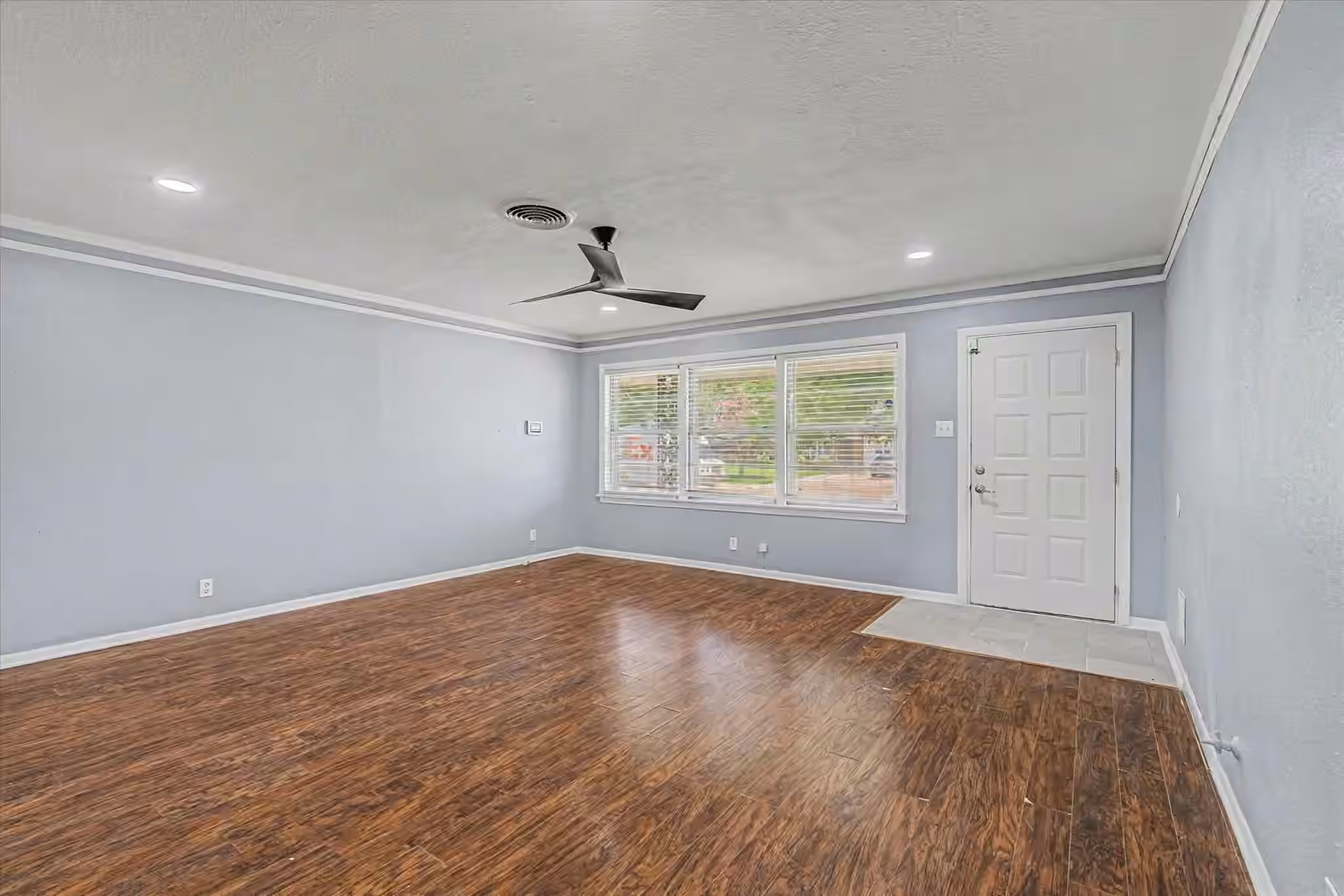 Photo 4 of 111 Carnation Street, Lake Jackson, TX