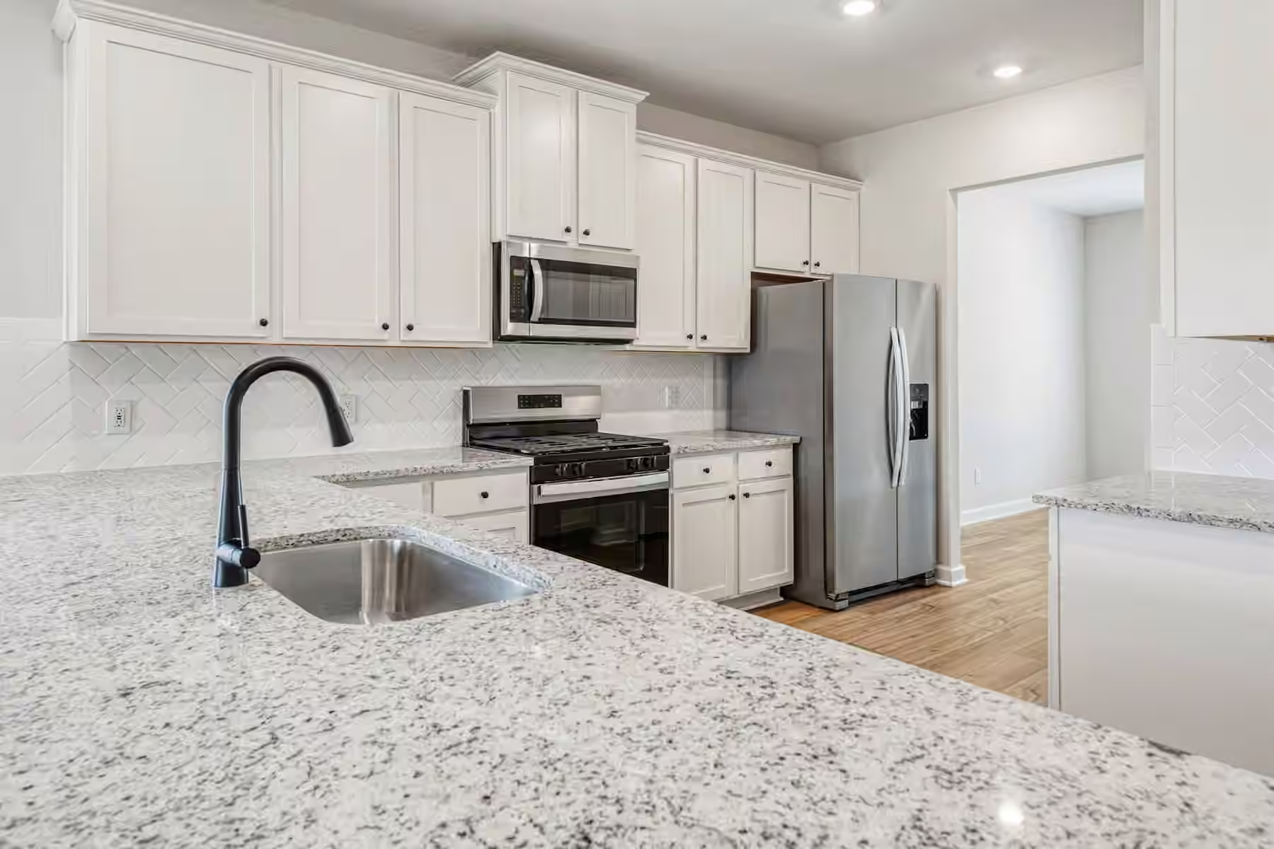 Photo 6 of 15638 Honey Cove Drive, Conroe, TX