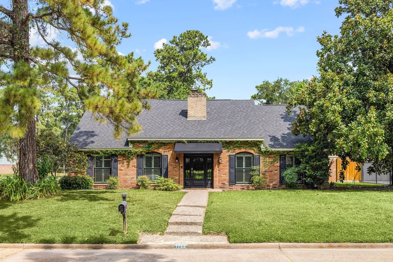 Photo of 1722 Saddlecreek Drive, Houston, TX