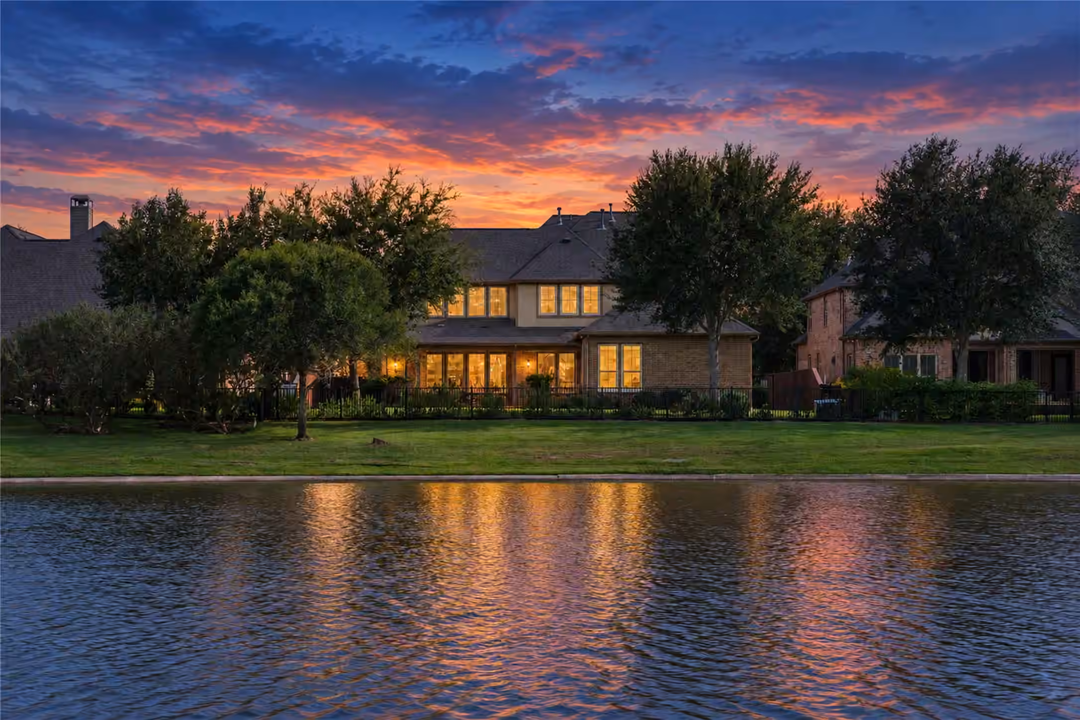 Photo 2 of 6915 Mountain Creek Lane, Missouri City, TX 77459
