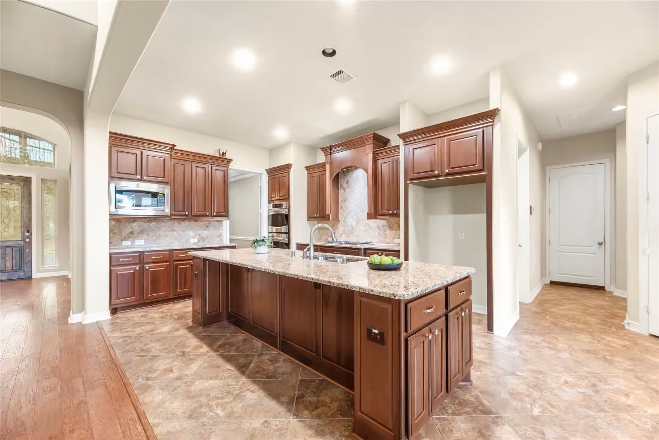 Photo 5 of 6915 Mountain Creek Lane, Missouri City, TX 77459