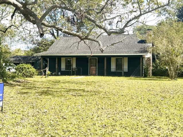 Photo of 1207 Half Moon Drive, Wharton, TX