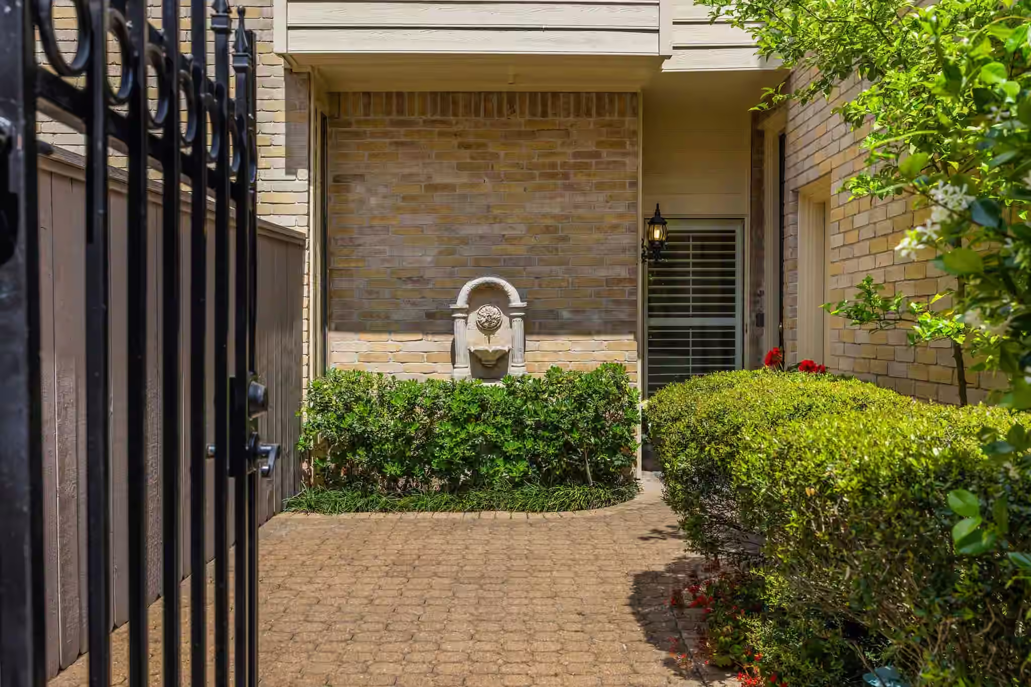 Photo 2 of 2118 Nantucket Drive C, Houston, TX