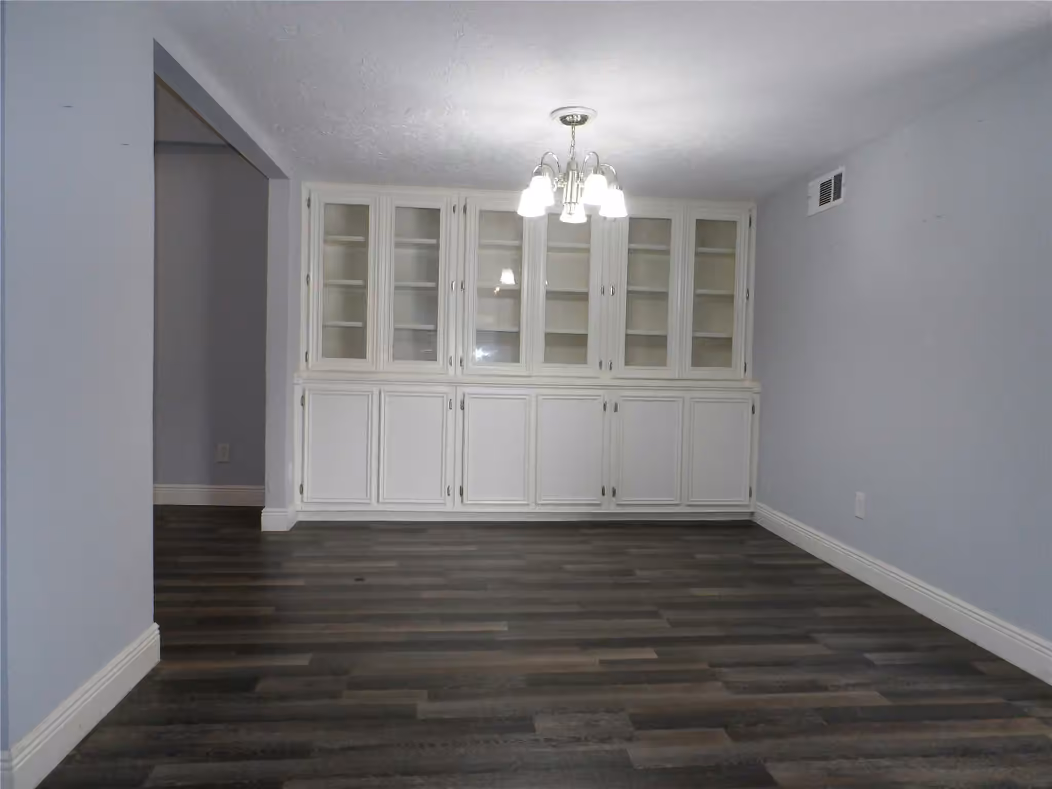 Photo 5 of 10758 Boardwalk Street, Houston, TX