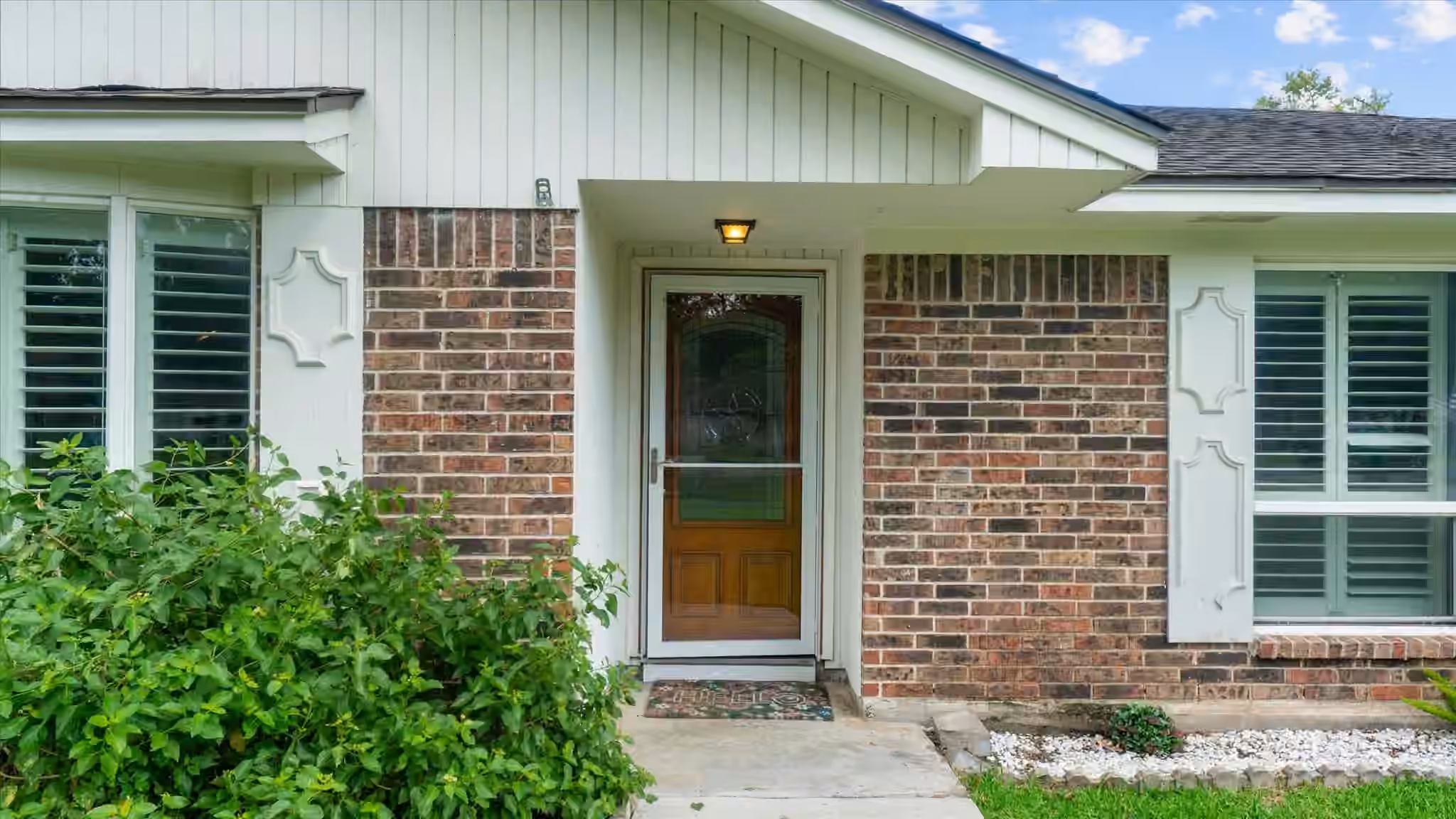Photo 2 of 207 Woodway Court, Spring, TX